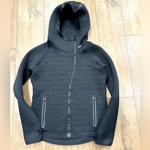 Luxury studio fitness Under Armour collection. Womens size small.